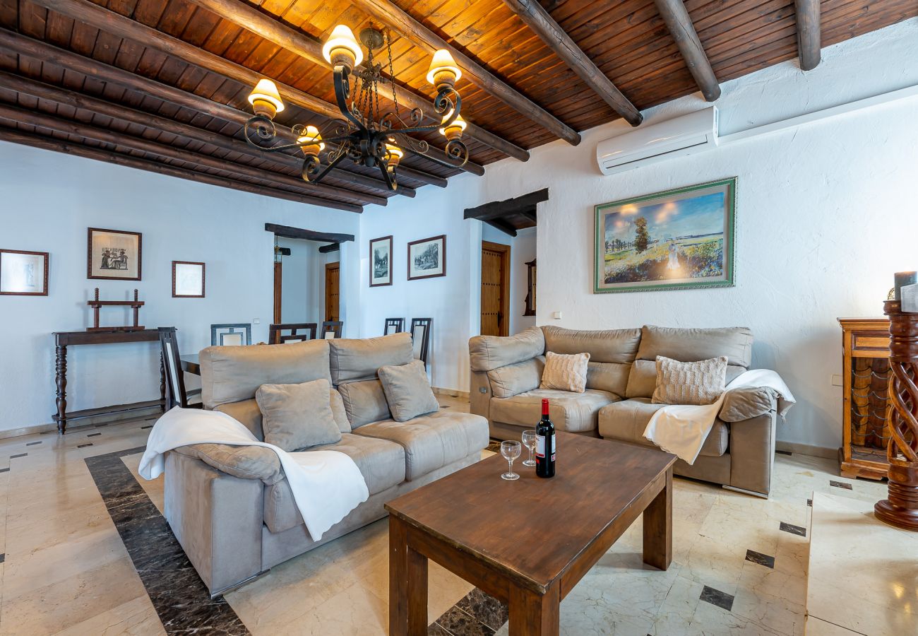 Cottage in Alhaurín el Grande - La casa del arbol Cozy rural house with pool