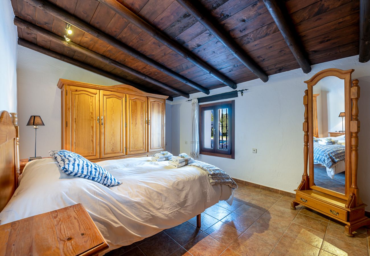 Cottage in Alhaurín el Grande - La casa del arbol Cozy rural house with pool