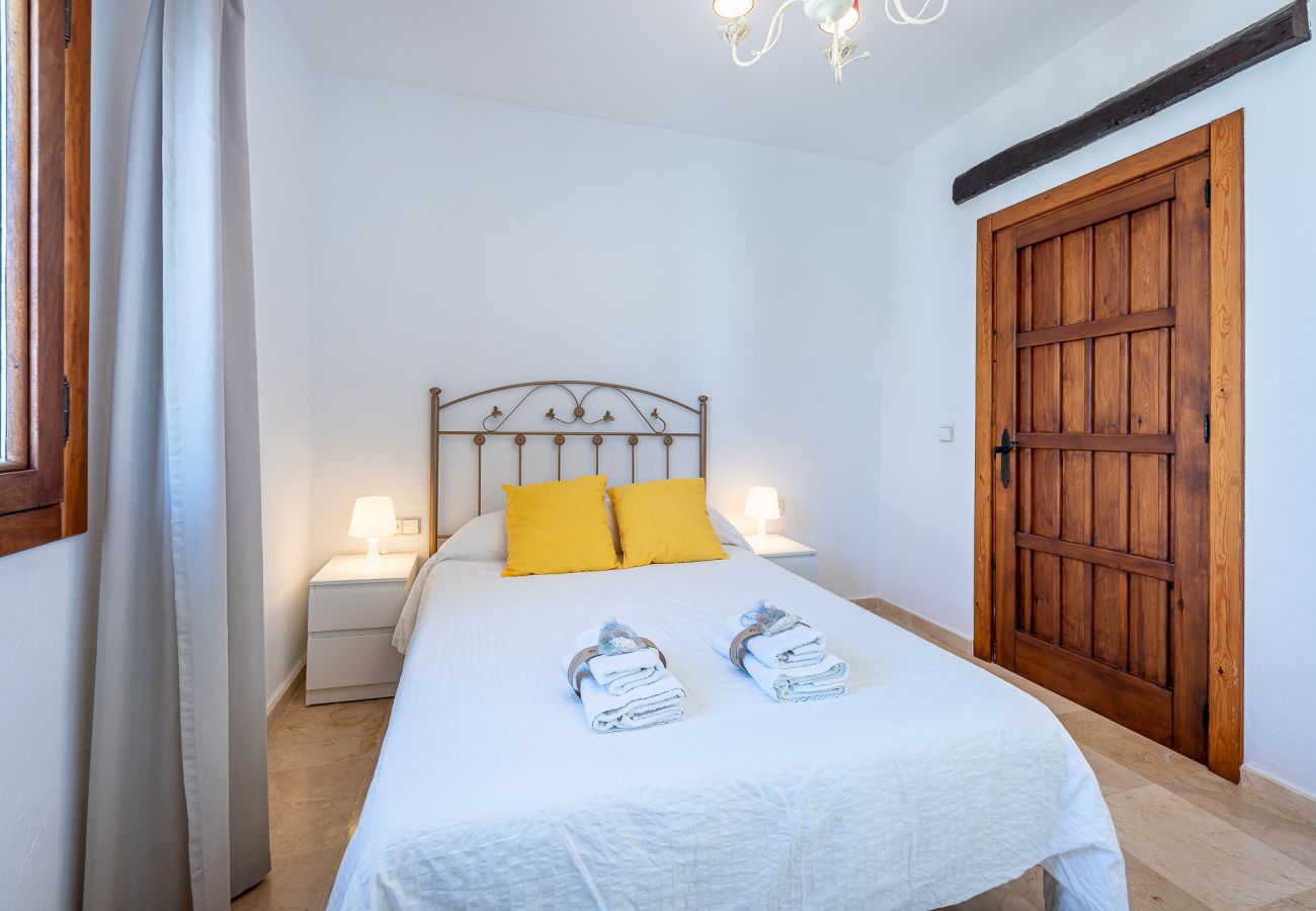 Cottage in Alhaurín el Grande - La casa del arbol Cozy rural house with pool