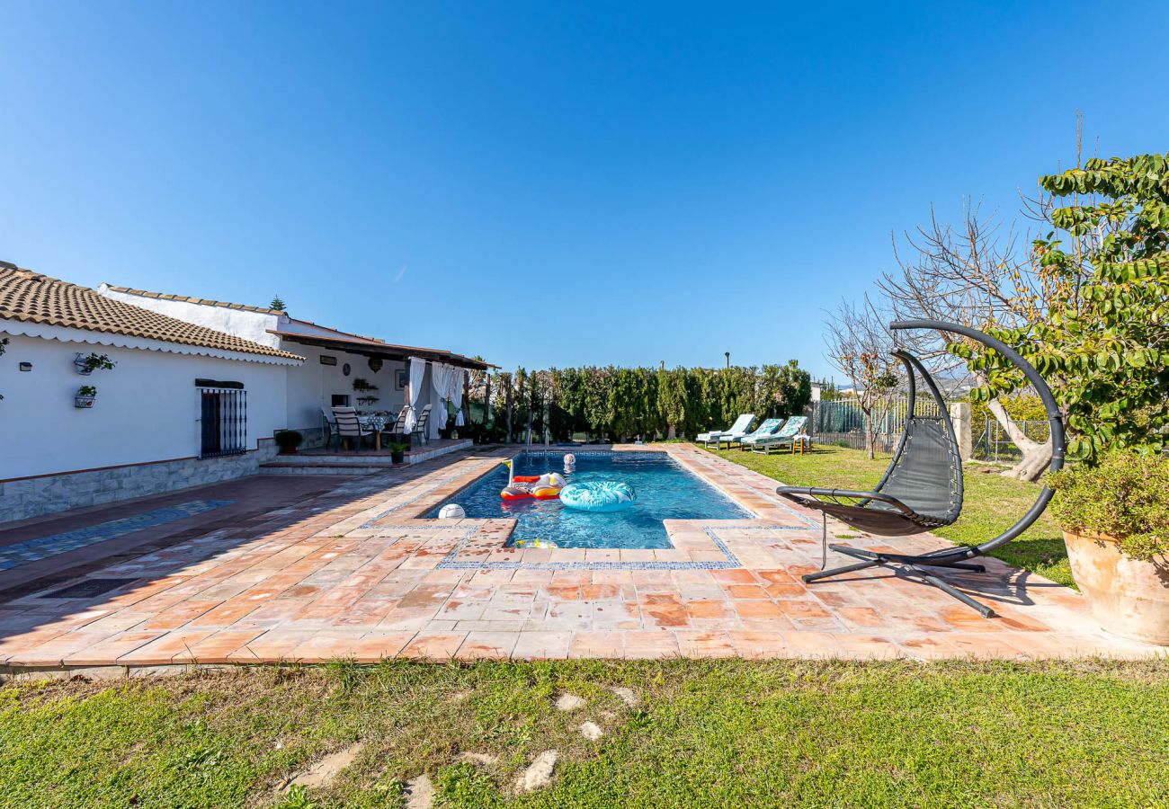 Cottage in Alhaurín el Grande - La casa del arbol Cozy rural house with pool