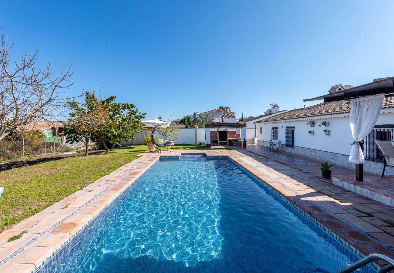 Cottage in Alhaurín el Grande - La casa del arbol Cozy rural house with pool
