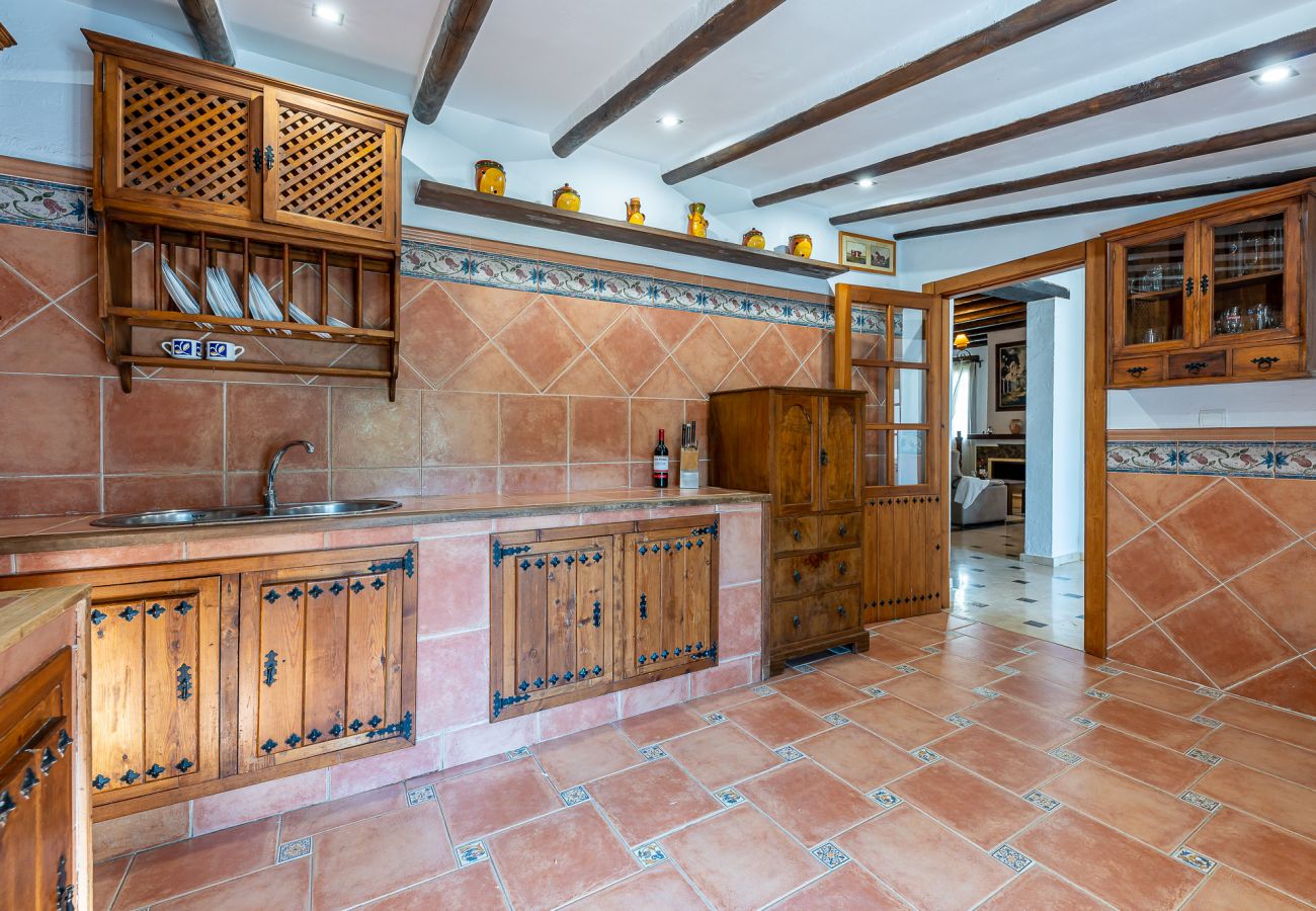 Cottage in Alhaurín el Grande - La casa del arbol Cozy rural house with pool