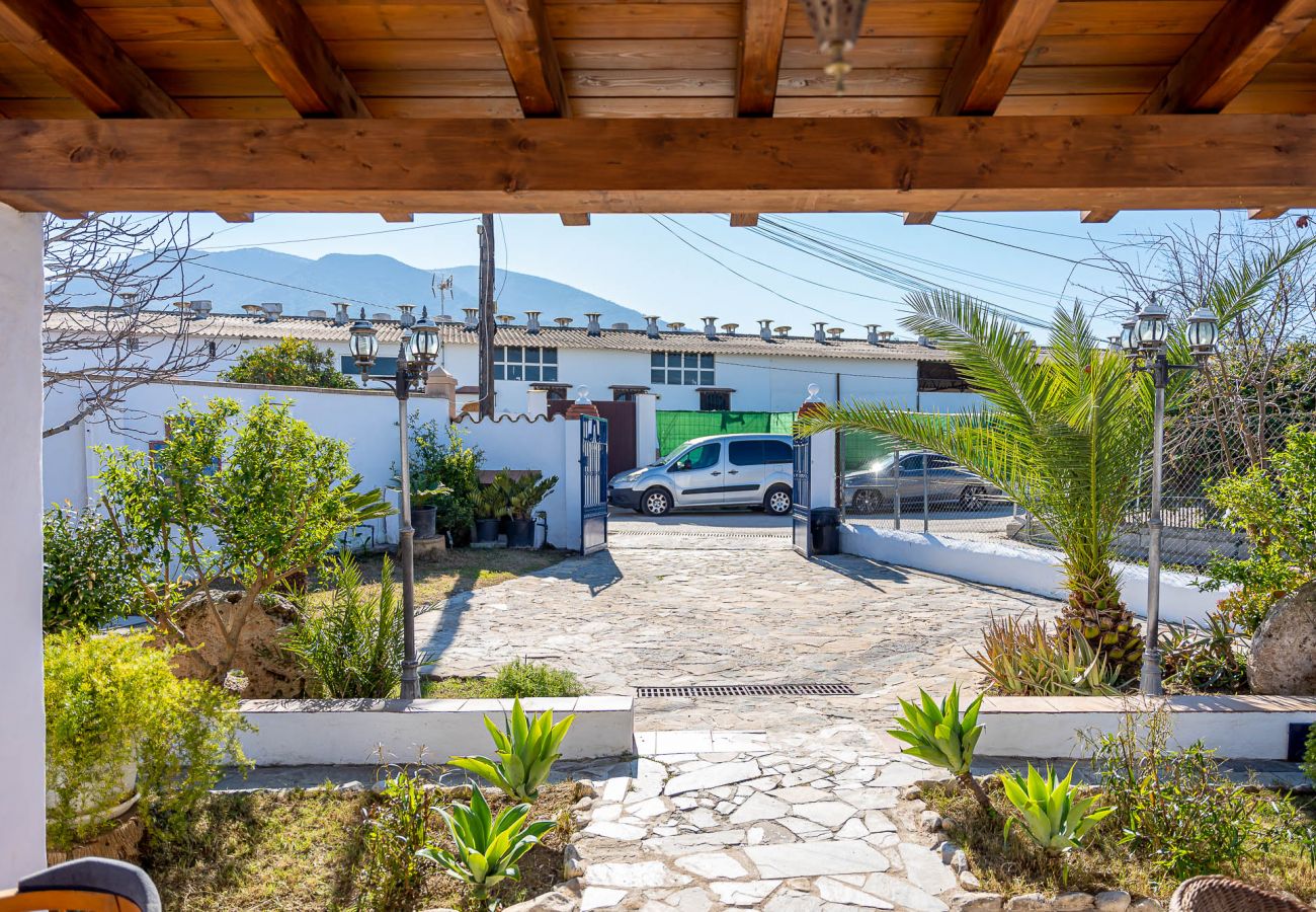 Cottage in Alhaurín el Grande - La casa del arbol Cozy rural house with pool