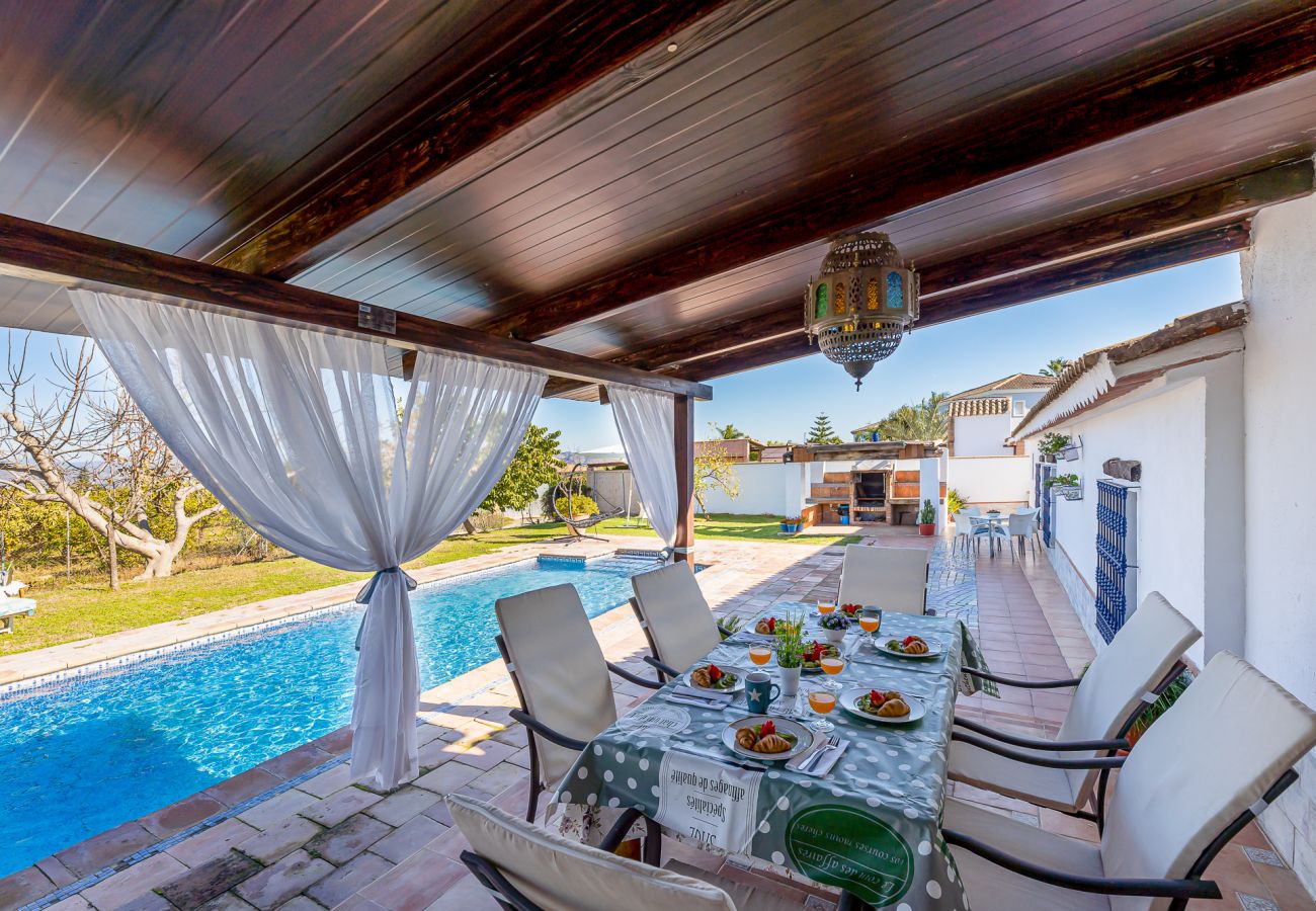 Cottage in Alhaurín el Grande - La casa del arbol Cozy rural house with pool