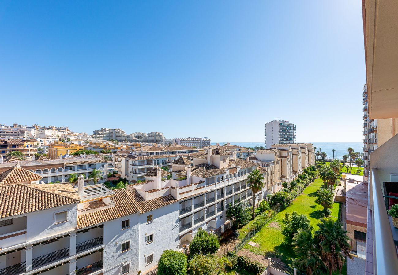 Apartment in Benalmádena - Modern appartment with terrace close to the sea