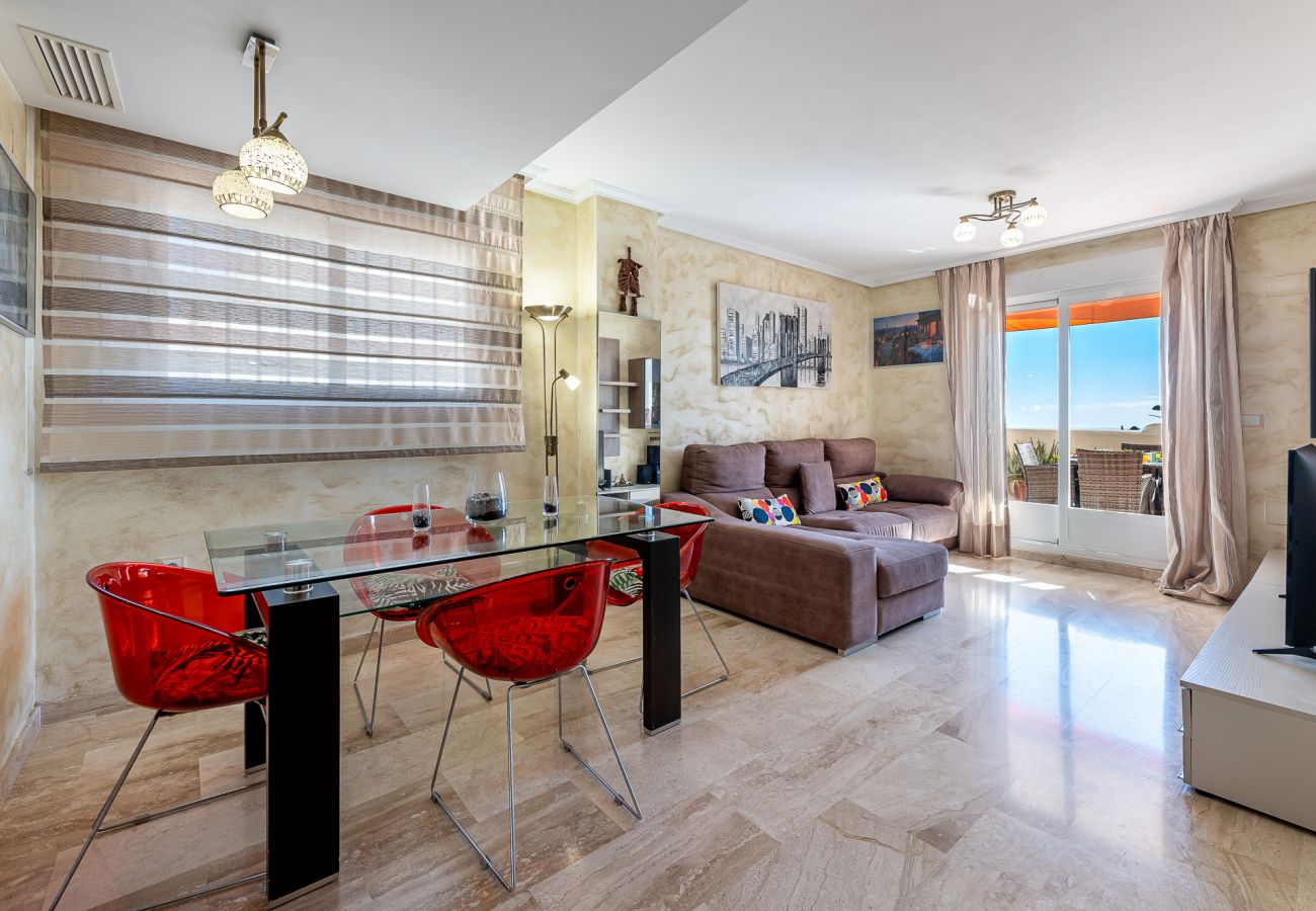 Apartment in Benalmádena - Apartment for 5 with beautiful terrace and views