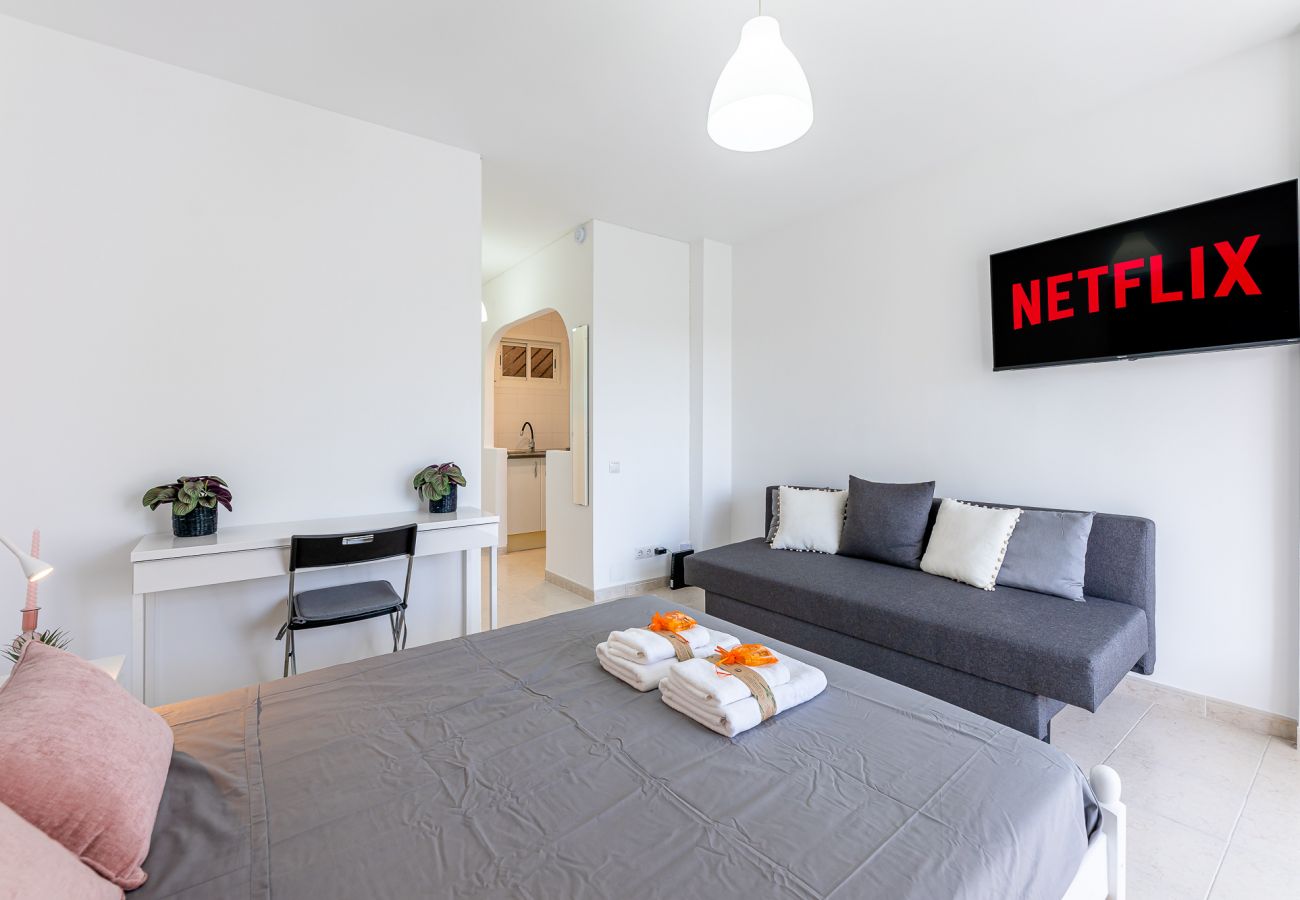 Studio in Benalmádena - Modern studio for 3 in Aguila