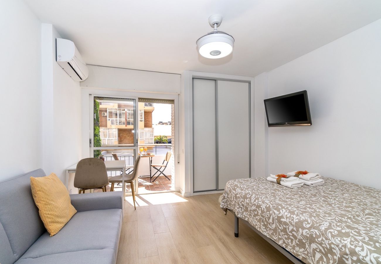 Studio in Benalmádena - Comfortable studio in Ágata with terrace
