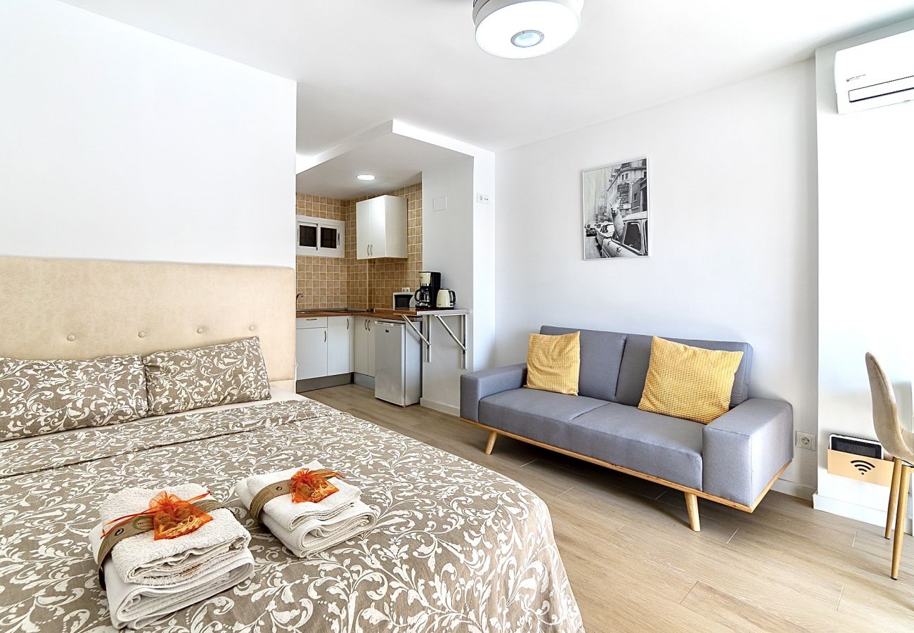 Studio in Benalmádena - Comfortable studio in Ágata with terrace