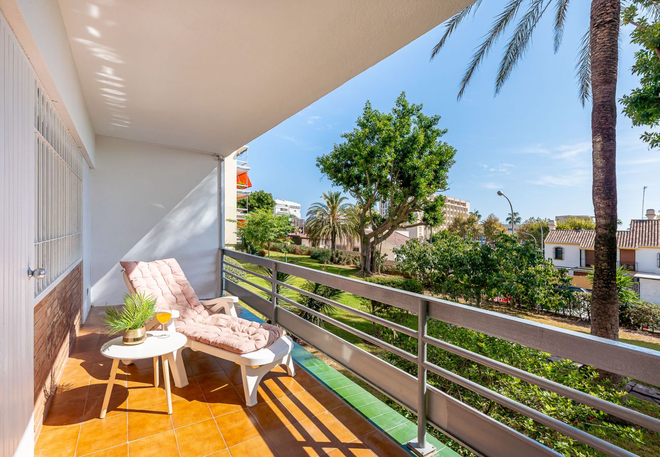 Apartment in Torremolinos - Renovated apartment with large terrace Carihuela