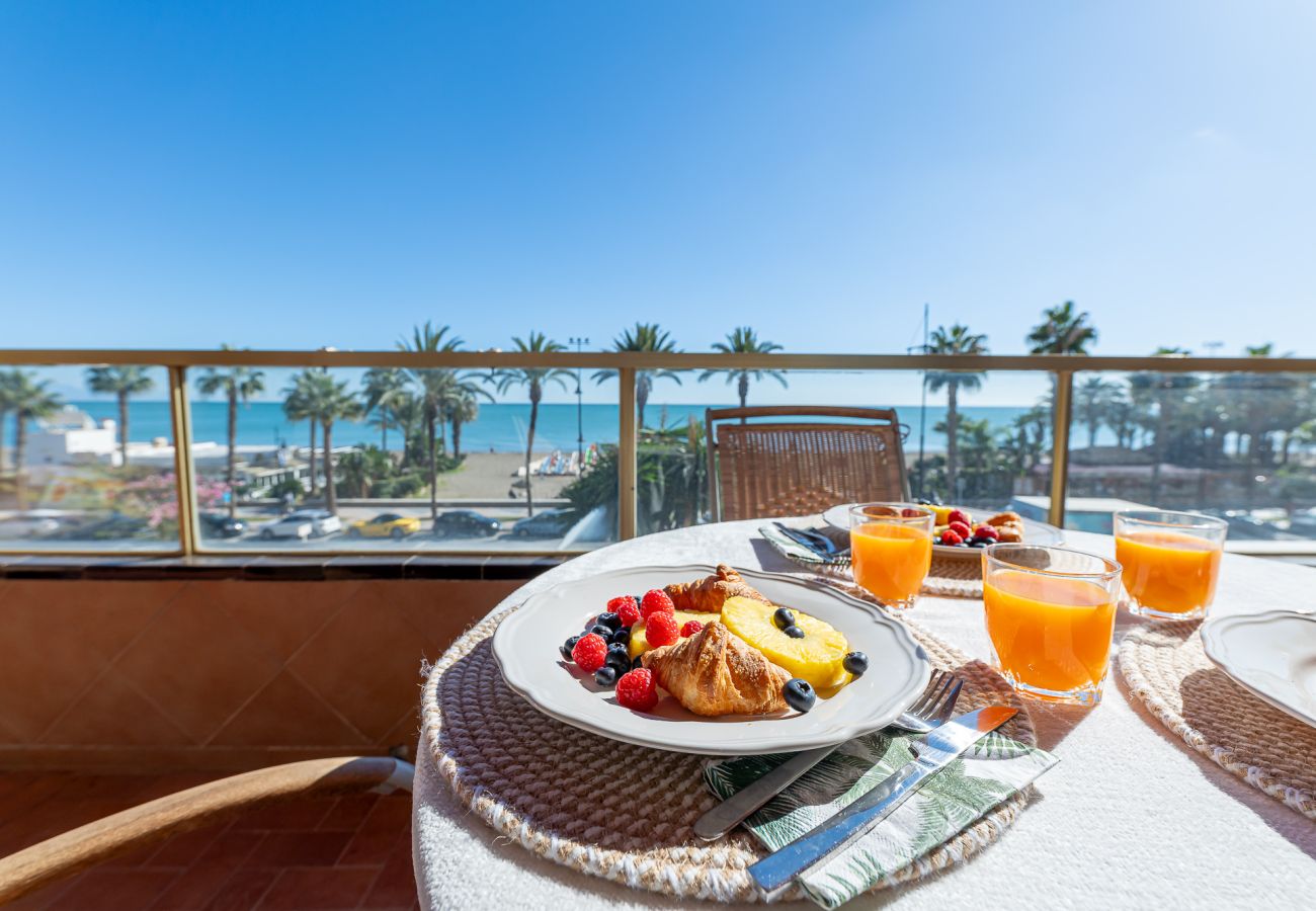 Apartment in Torremolinos - Modern appartment in front of the beach