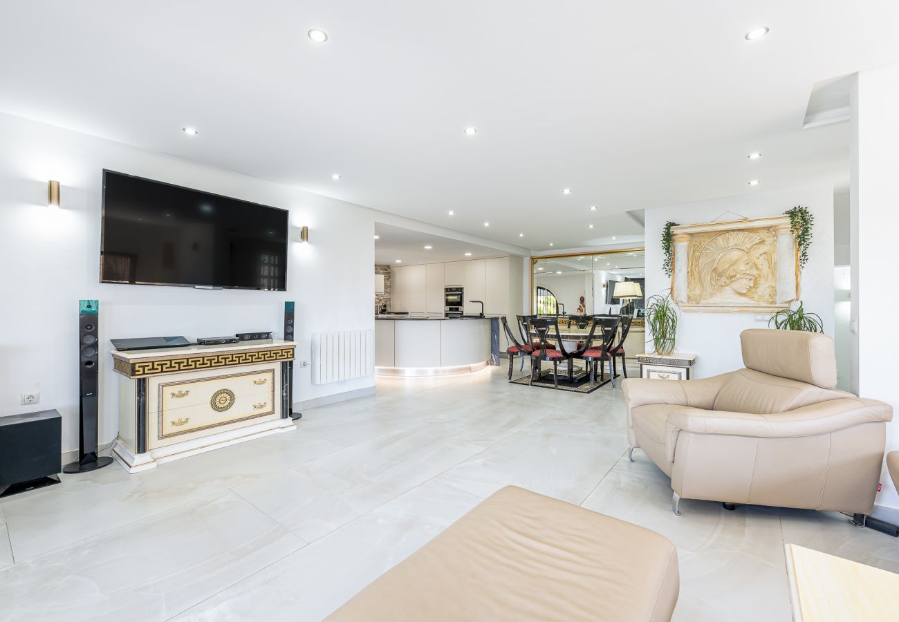 Villa in Fuengirola - Stylish villa in Benalmadena for 8