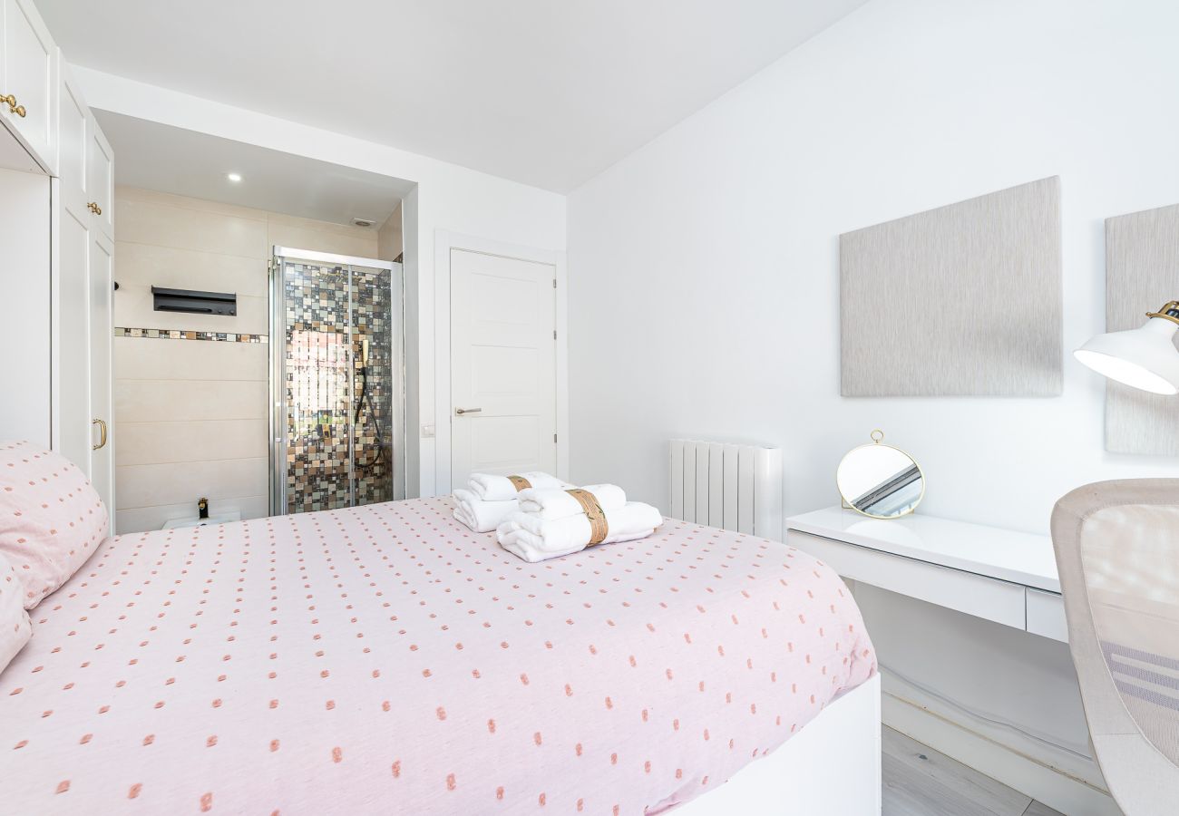 Villa in Fuengirola - Stylish villa in Benalmadena for 8