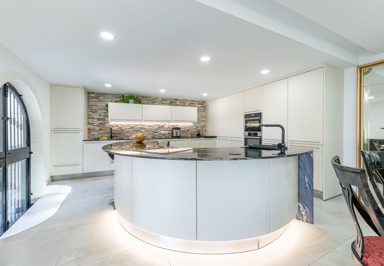 Villa in Fuengirola - Stylish villa in Benalmadena for 8