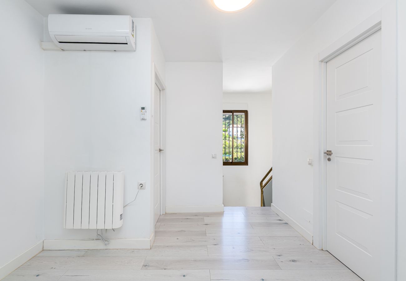 Villa in Fuengirola - Stylish villa in Benalmadena for 8