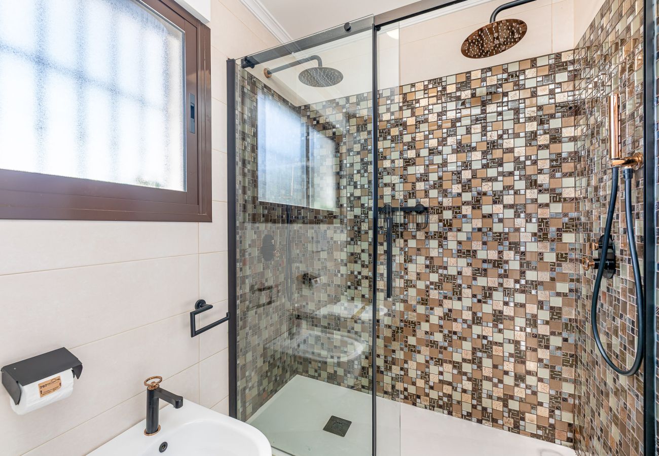 Villa in Fuengirola - Stylish villa in Benalmadena for 8