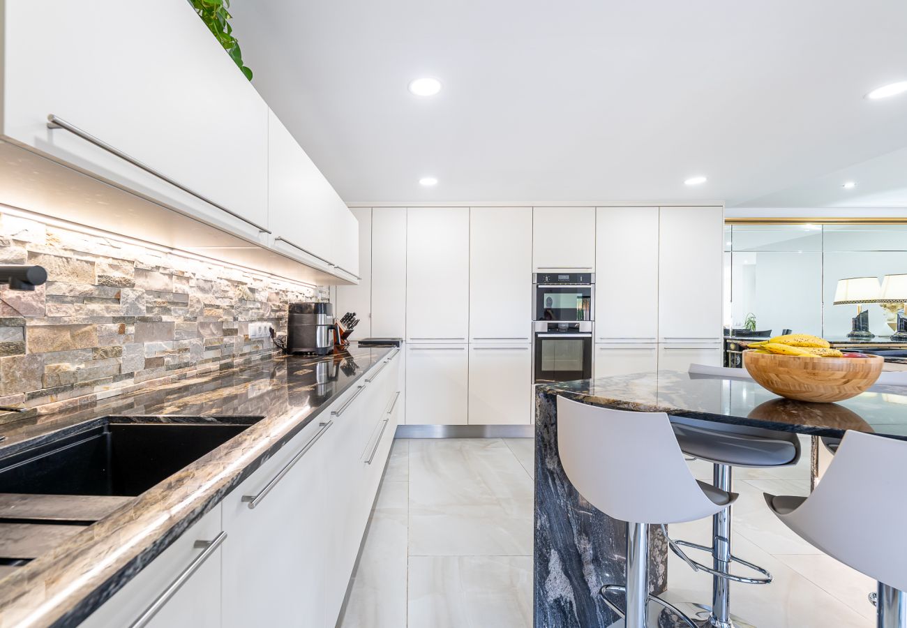 Villa in Fuengirola - Stylish villa in Benalmadena for 8