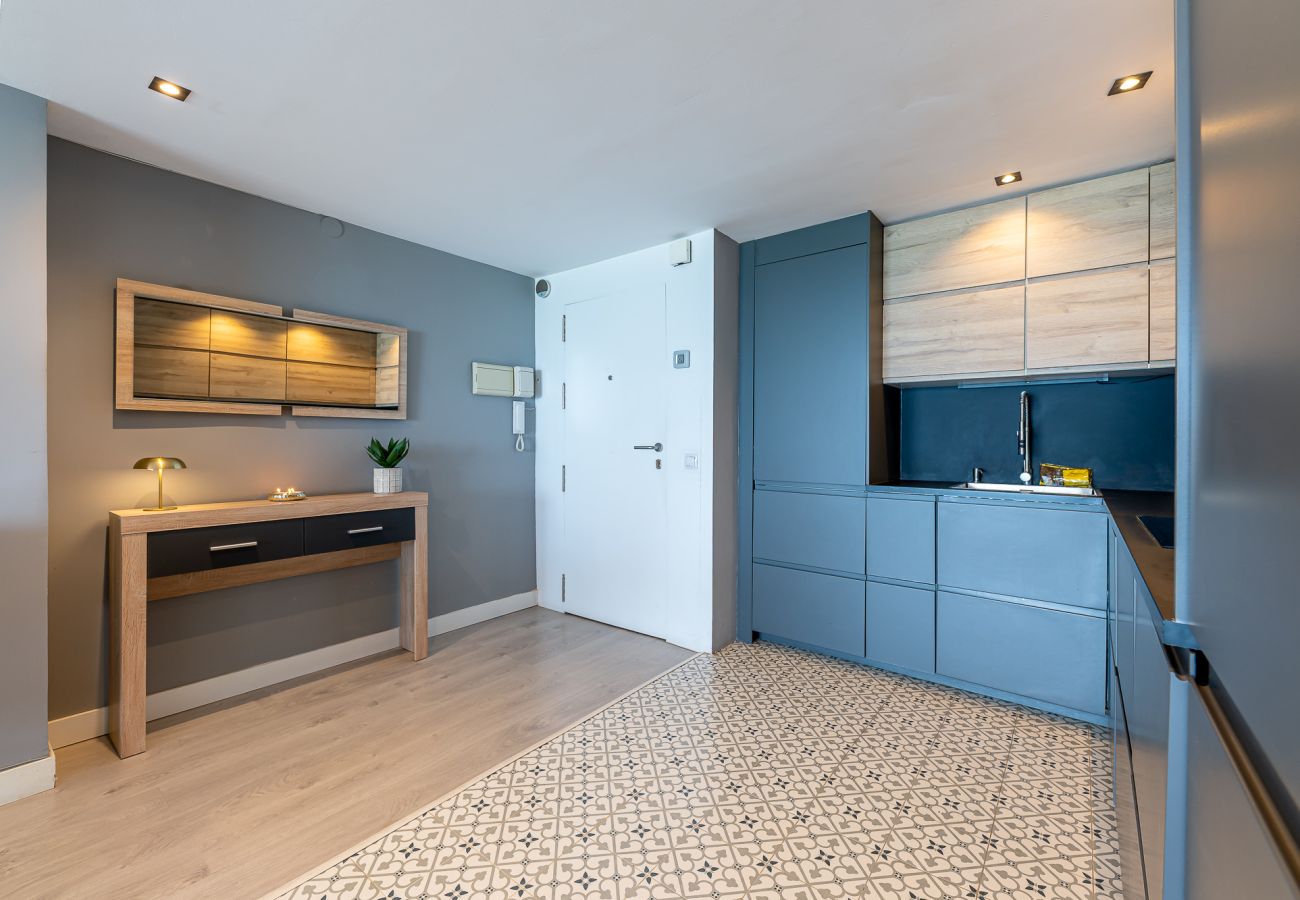 Apartment in Torremolinos - Contemporary apartment facing the sea