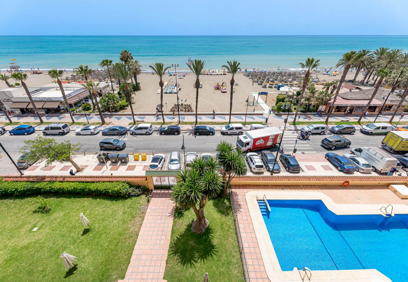 Apartment in Torremolinos - Contemporary apartment facing the sea