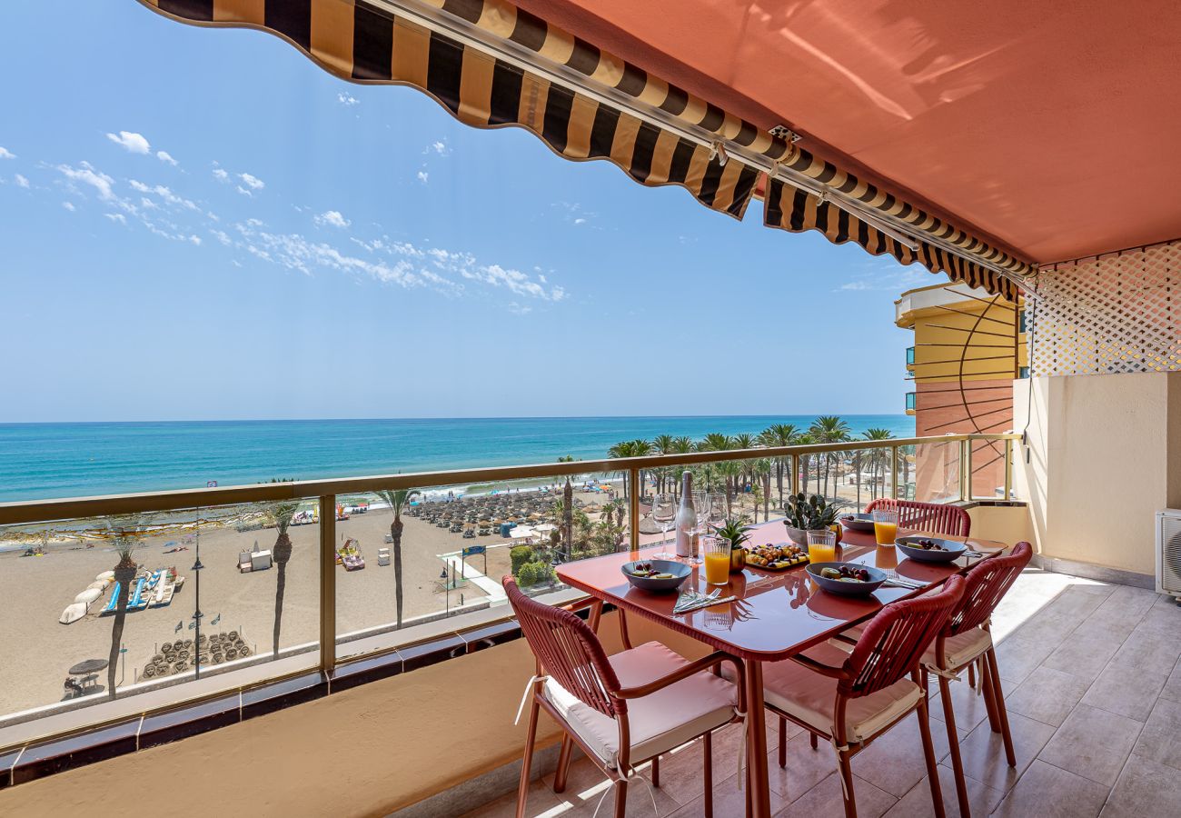 Apartment in Torremolinos - Contemporary apartment facing the sea