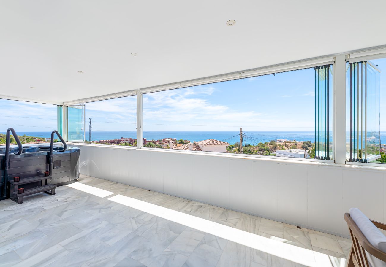 Chalet in Benalmádena - Chalet with pool jacuzzi and beautiful views