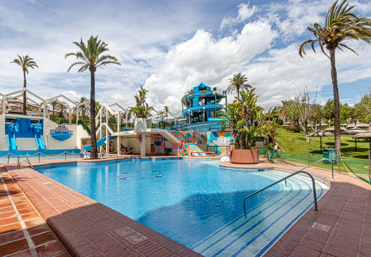 Apartment in Benalmádena - Appartment for 4 in Benalbeach with sea views 