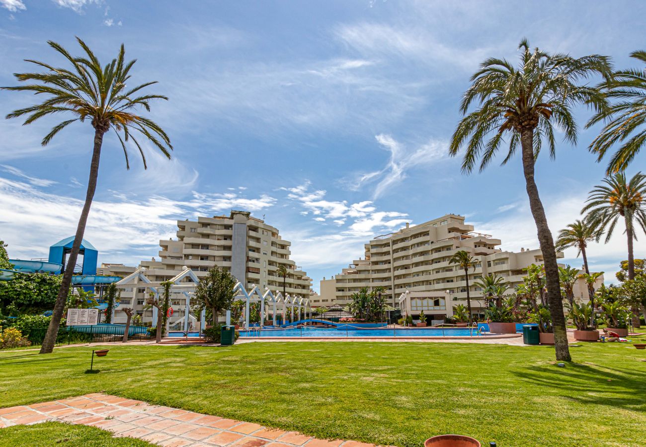 Apartment in Benalmádena - Appartment for 4 in Benalbeach with sea views 
