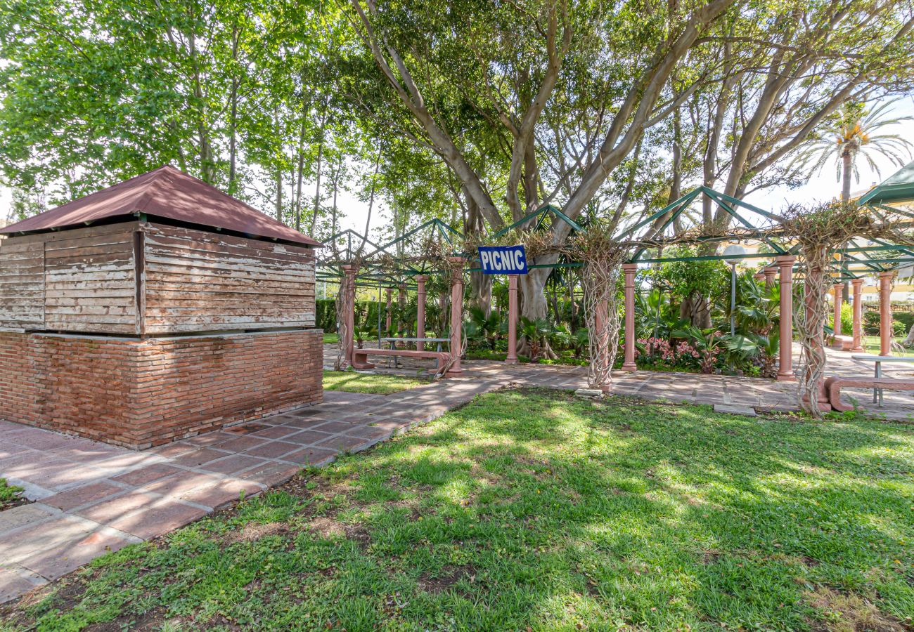 Apartment in Benalmádena - Appartment for 4 in Benalbeach with sea views 