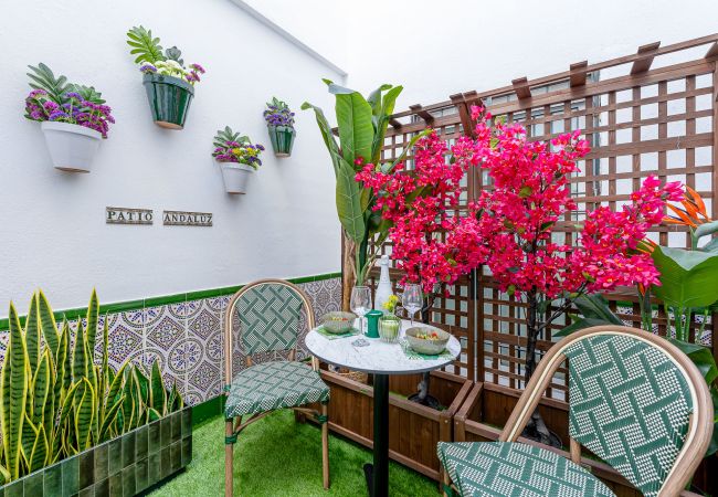 Apartment in Torremolinos - Patio andaluz in Carihuela 1 min from the beach