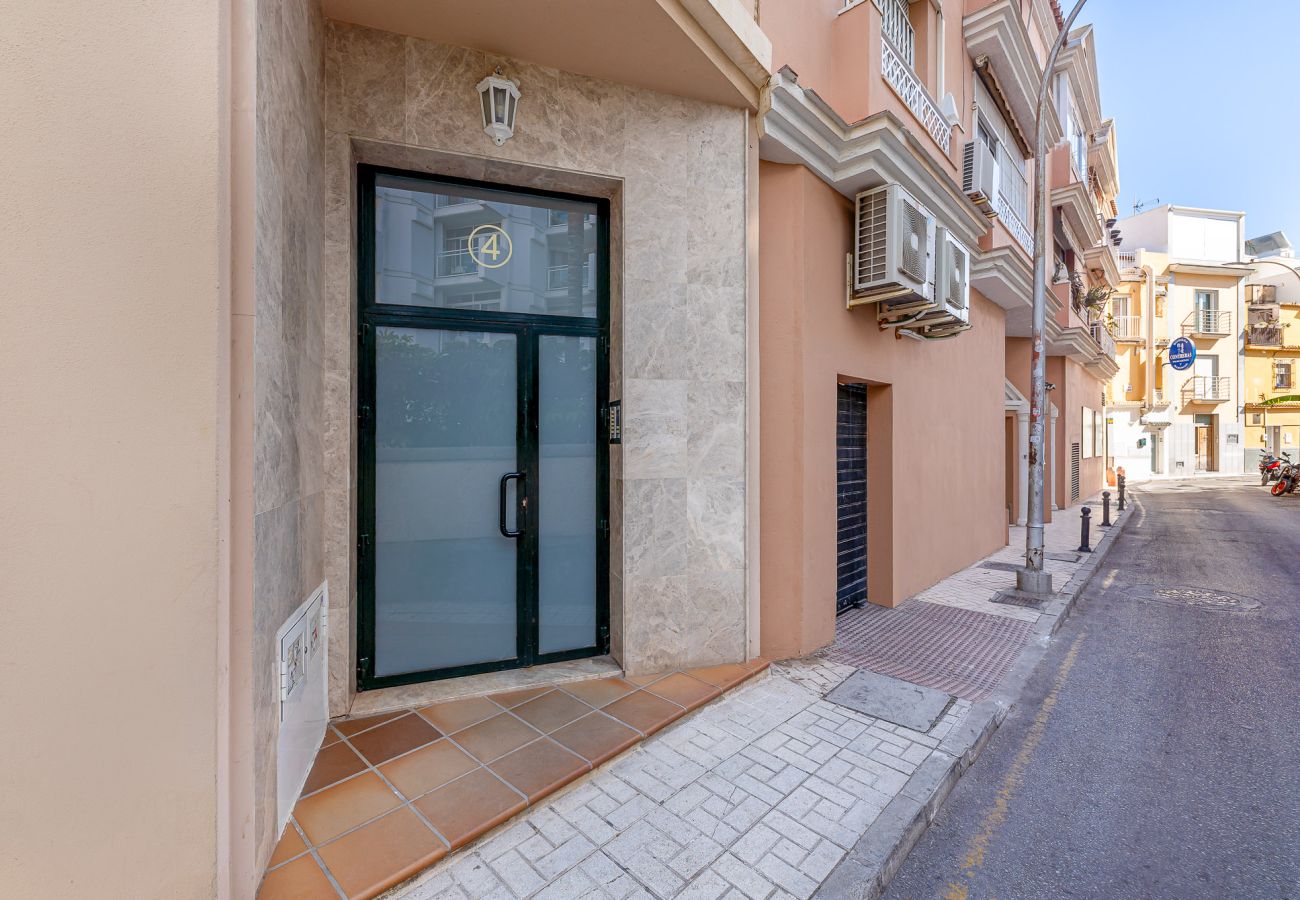 Apartment in Torremolinos - Patio andaluz in Carihuela 1 min from the beach