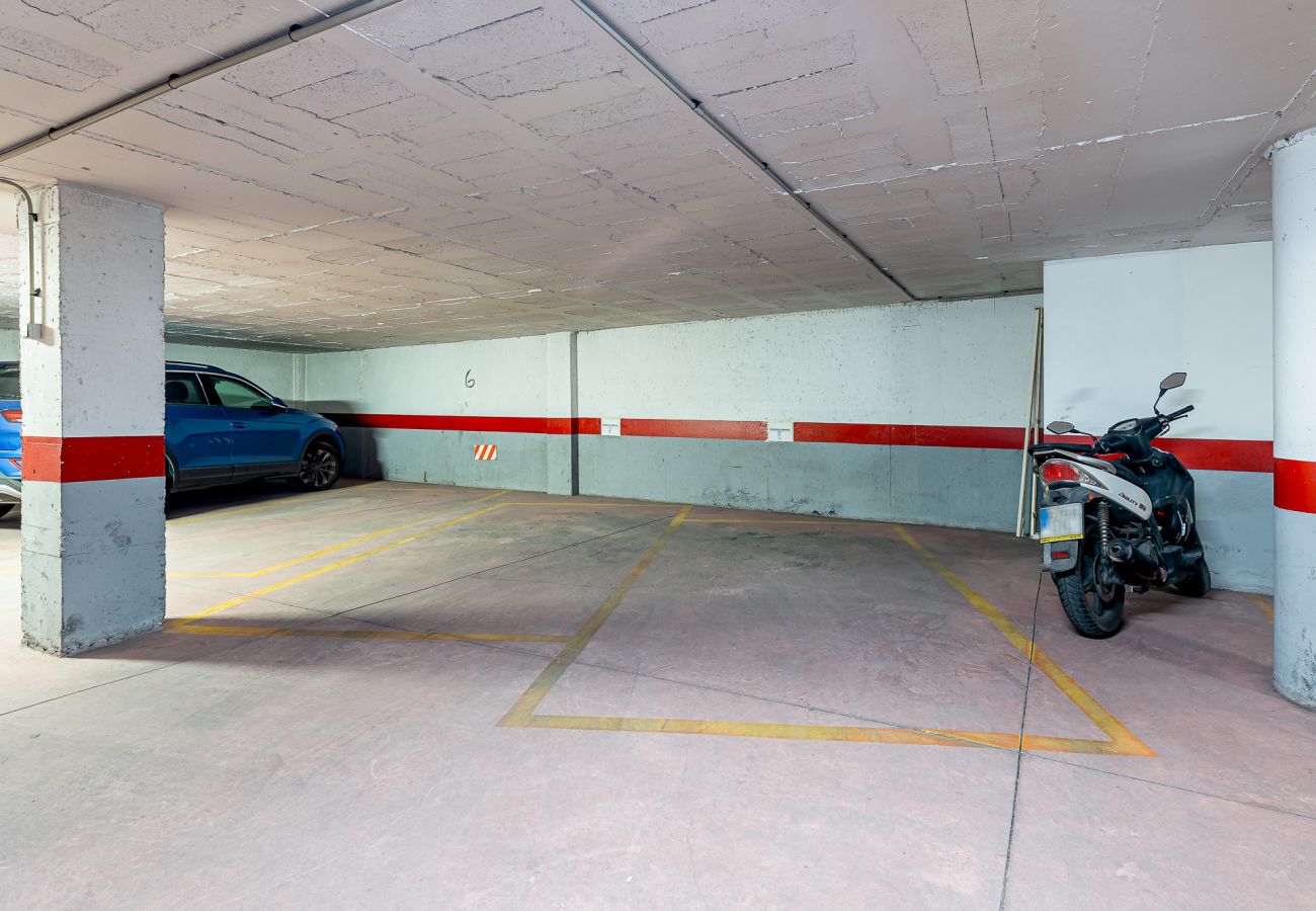 Apartment in Torremolinos - Patio andaluz in Carihuela 1 min from the beach