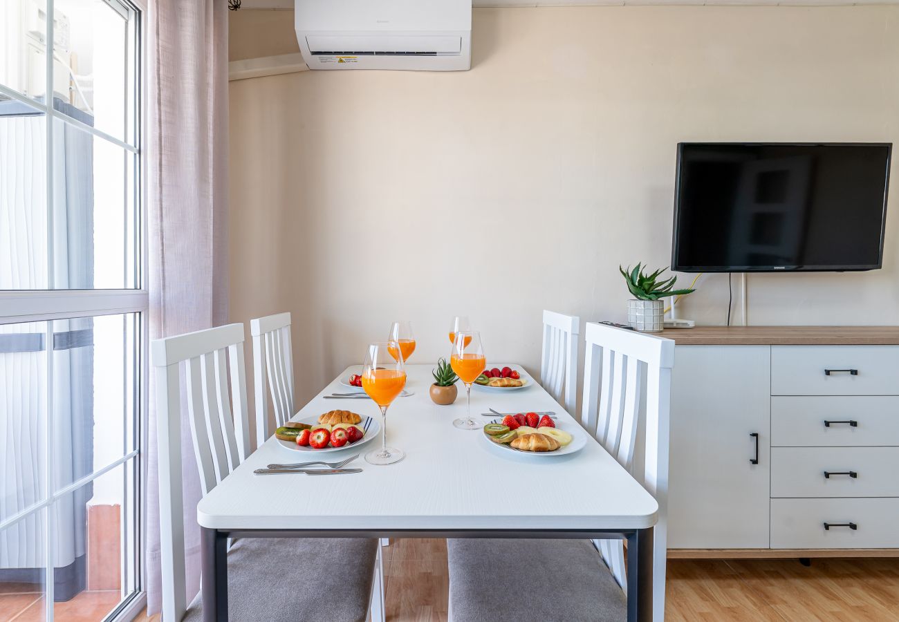 Apartment in Arroyo de la Miel - Cómodo piso al lado de Puerto Marina