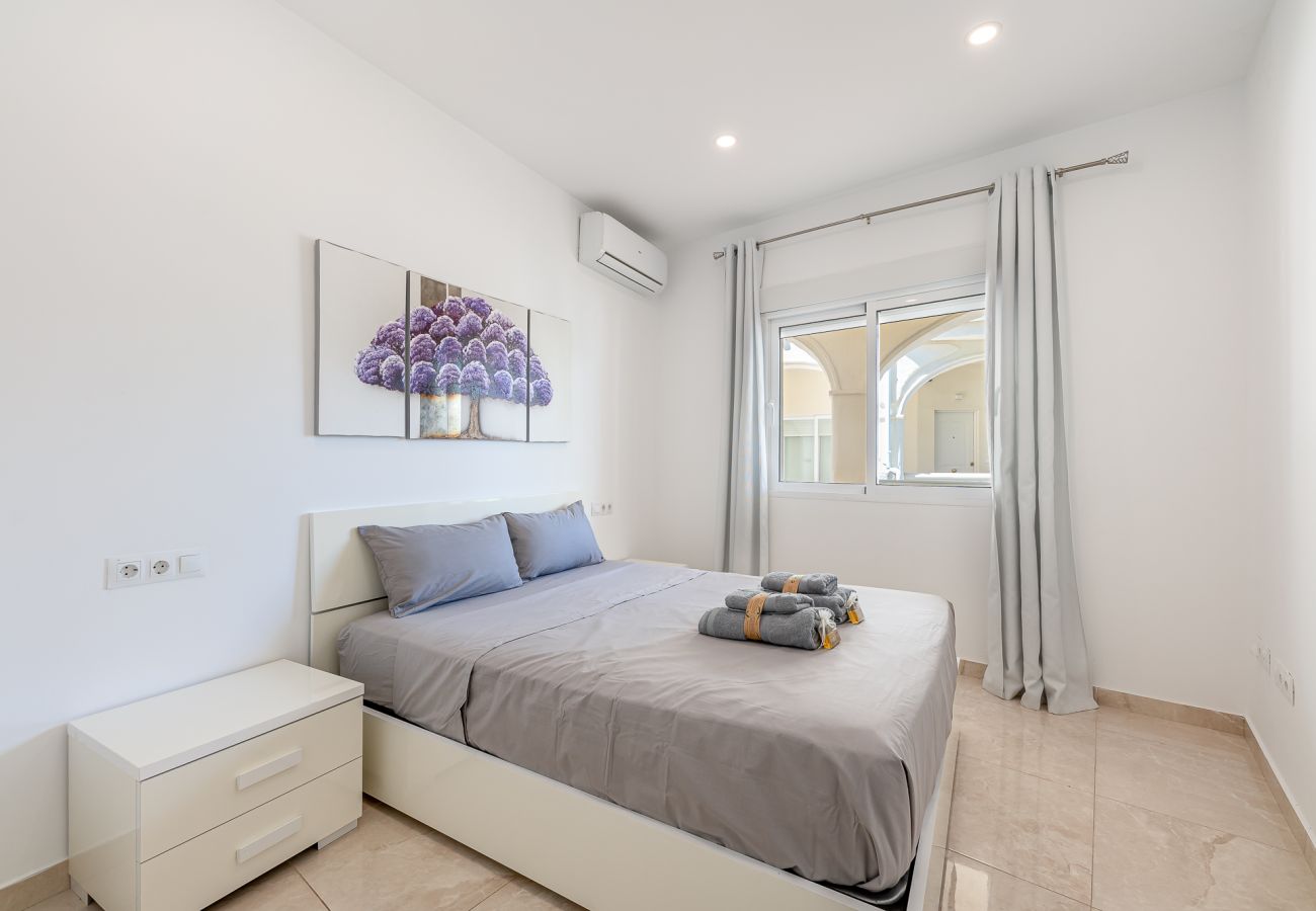 Apartment in Benalmádena - Appartment in Puerto Marina- 1 min from the beach