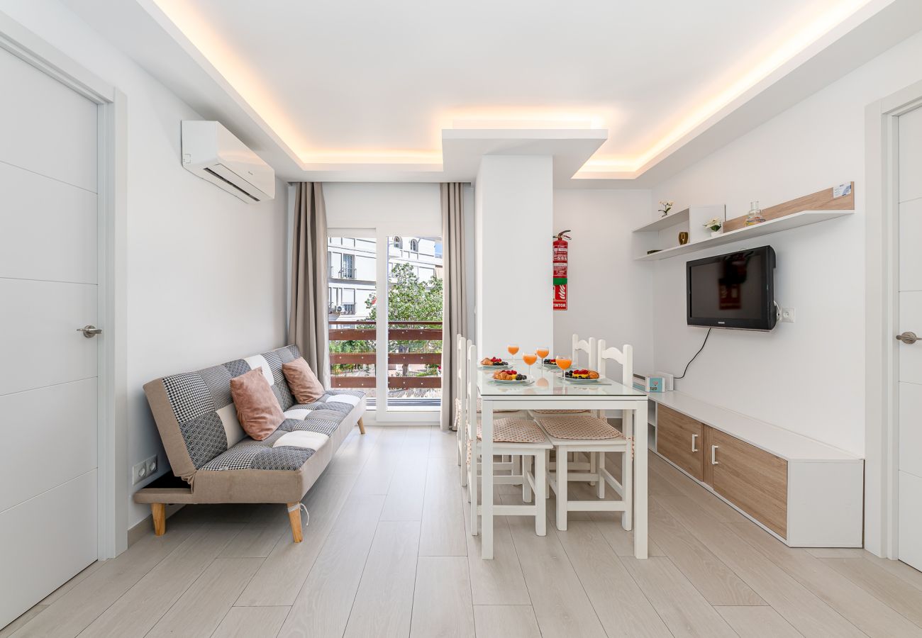 Apartment in Benalmádena - Spacious apartment near the sea-Naciones