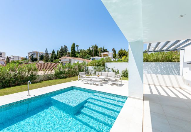 Villa/Dettached house in Benalmádena - Lujosa y moderna villa en Puerto marina Villa/Dettached house in Benalmádena - Lujosa y moderna villa en Puerto marina