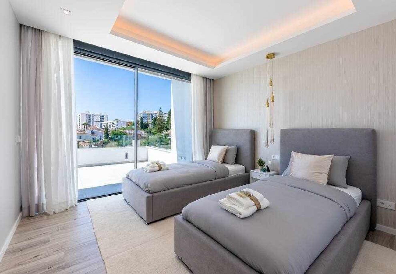 Villa à Benalmádena - Luxury and modern villa in Puerto Marina 