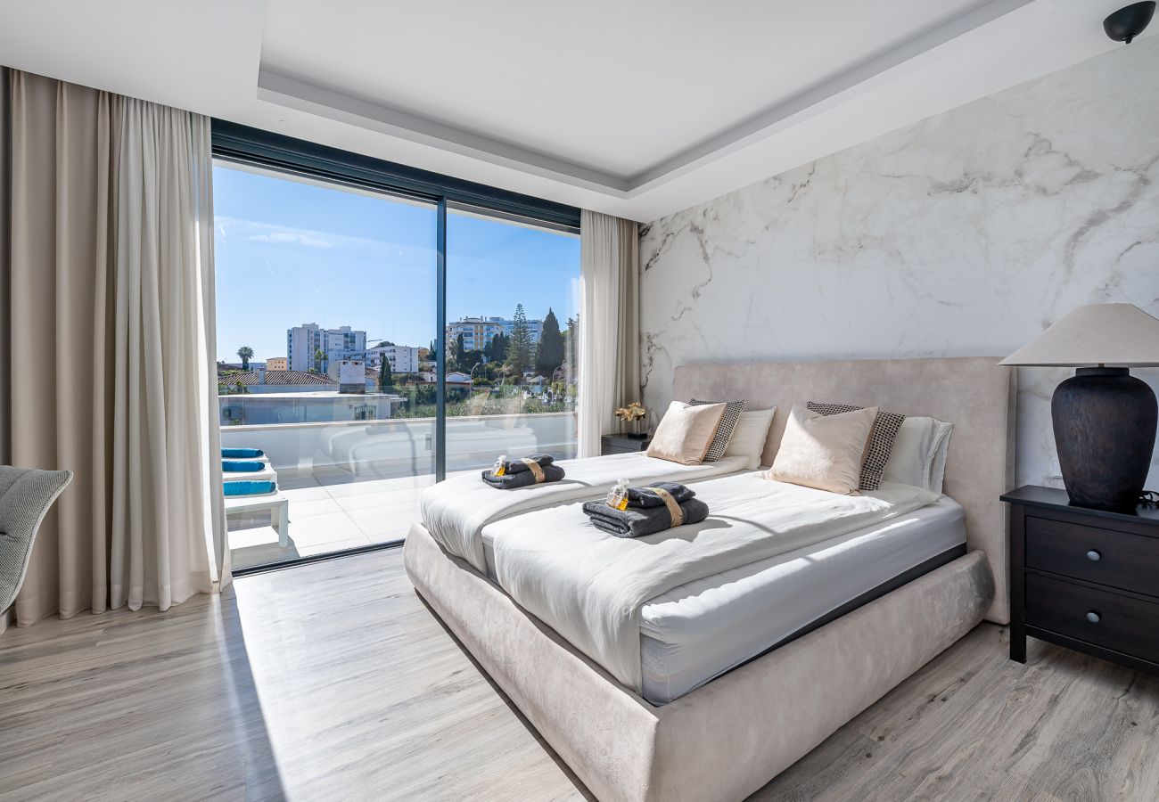 Villa à Benalmádena - Luxury and modern villa in Puerto Marina 