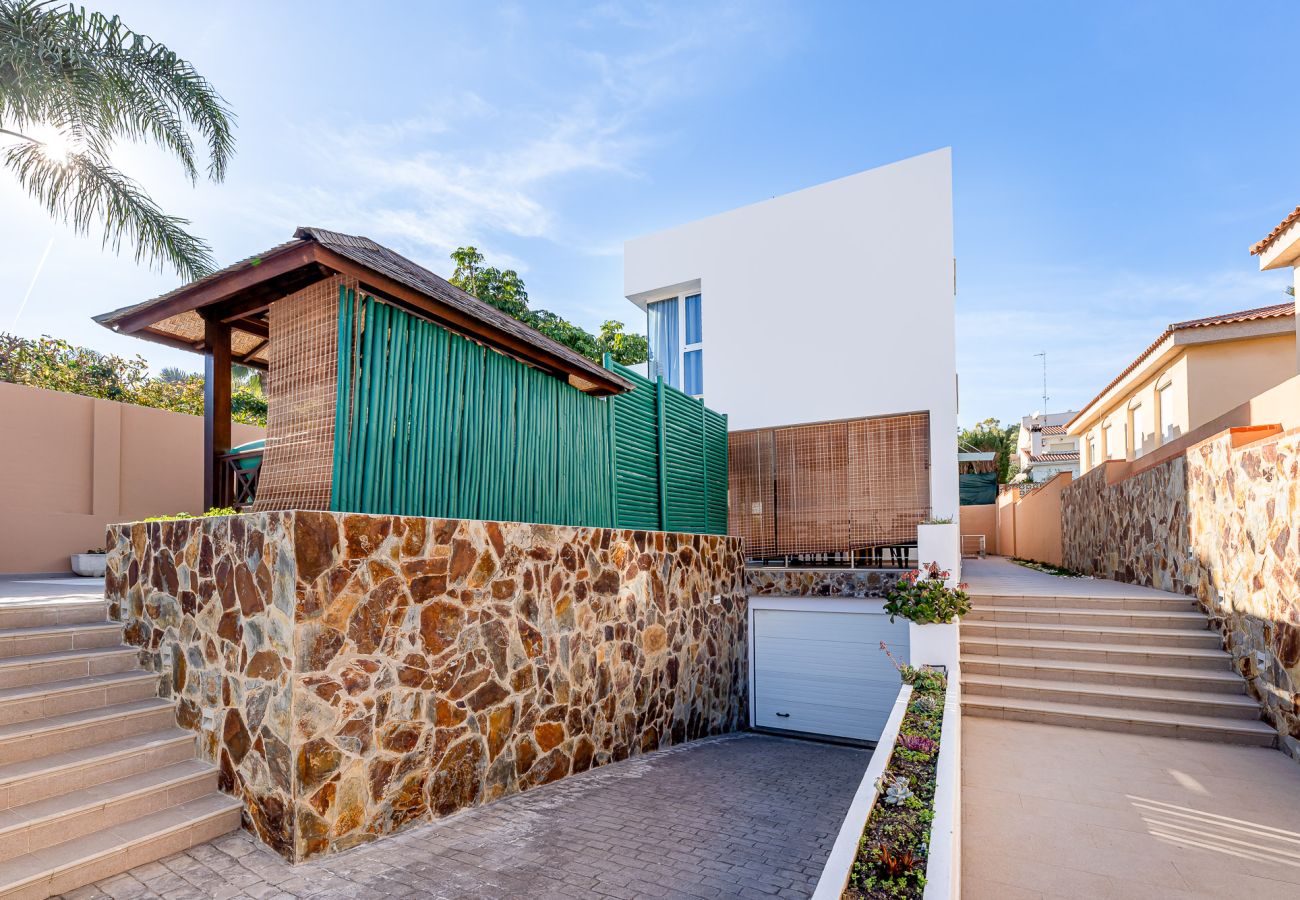Villa à Torremolinos - Modern Villa in Playamar for 10 