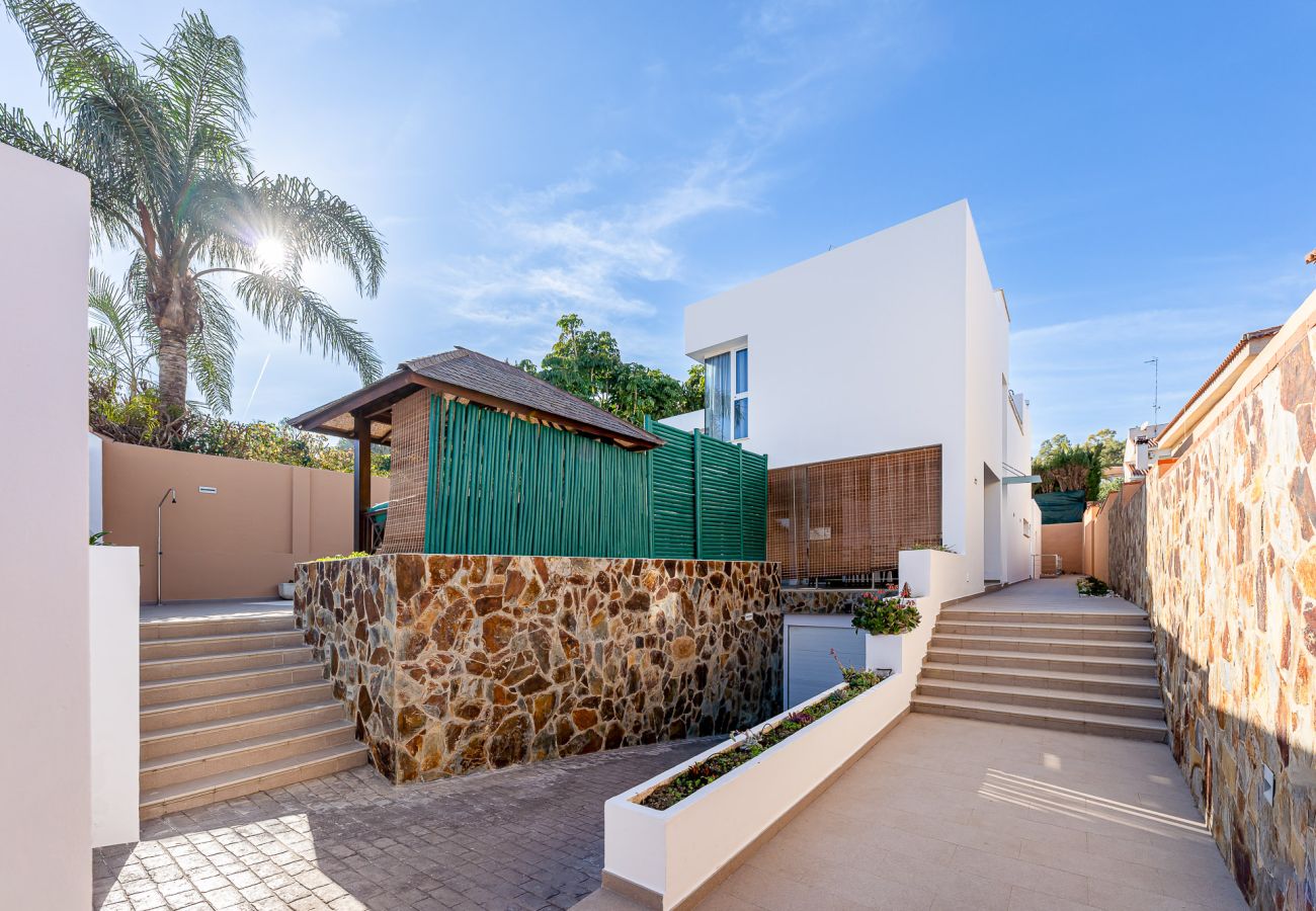 Villa à Torremolinos - Modern Villa in Playamar for 10 