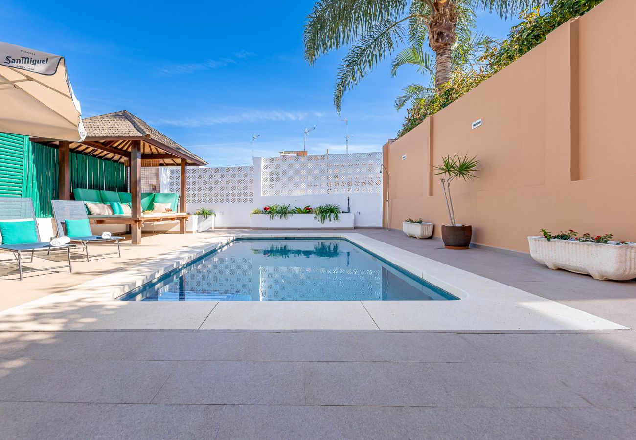 Villa à Torremolinos - Modern Villa in Playamar for 10 
