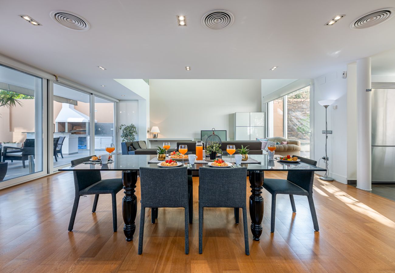 Villa à Torremolinos - Modern Villa in Playamar for 10 