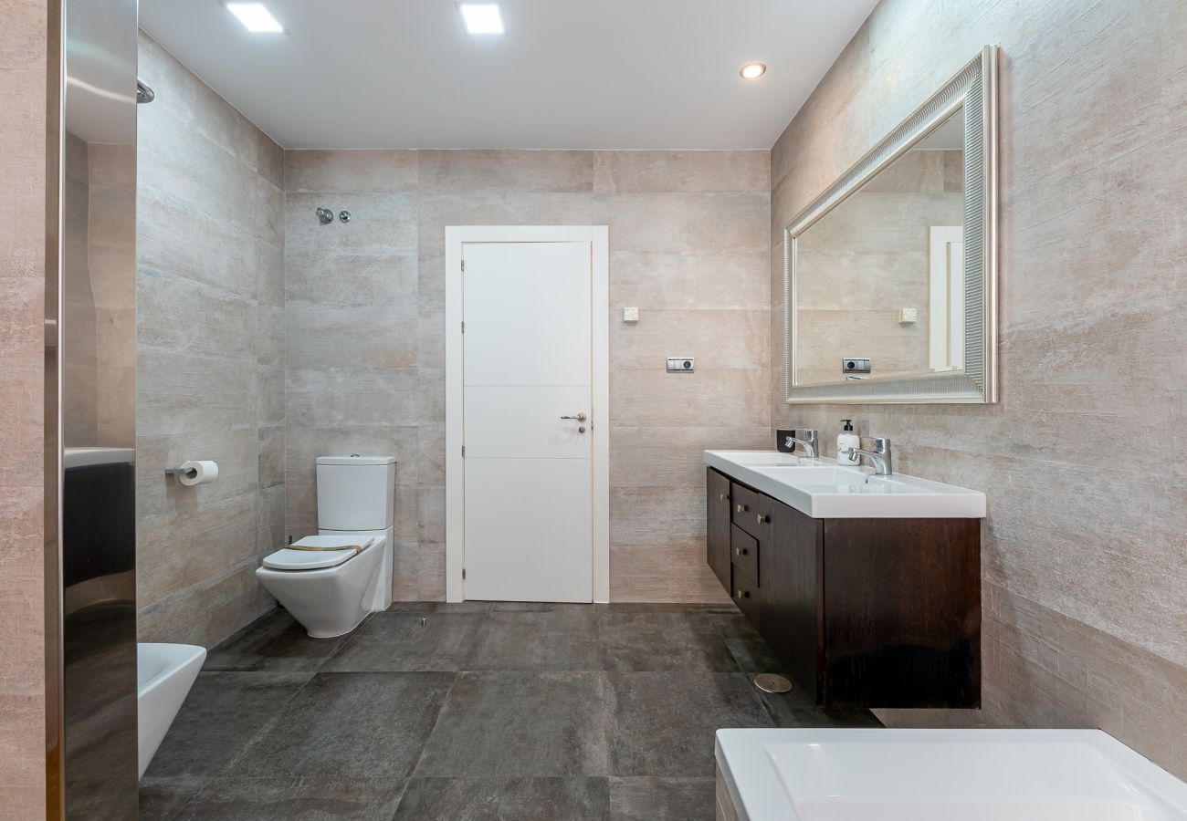 Villa à Torremolinos - Modern Villa in Playamar for 10 