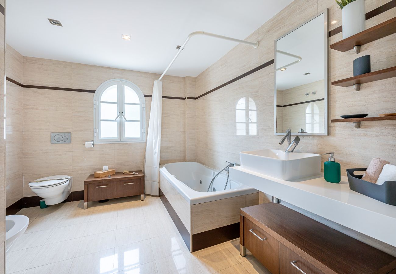 Appartement à Malaga -  Duplex Penthouse in Guadalmar 1 min from the beach 