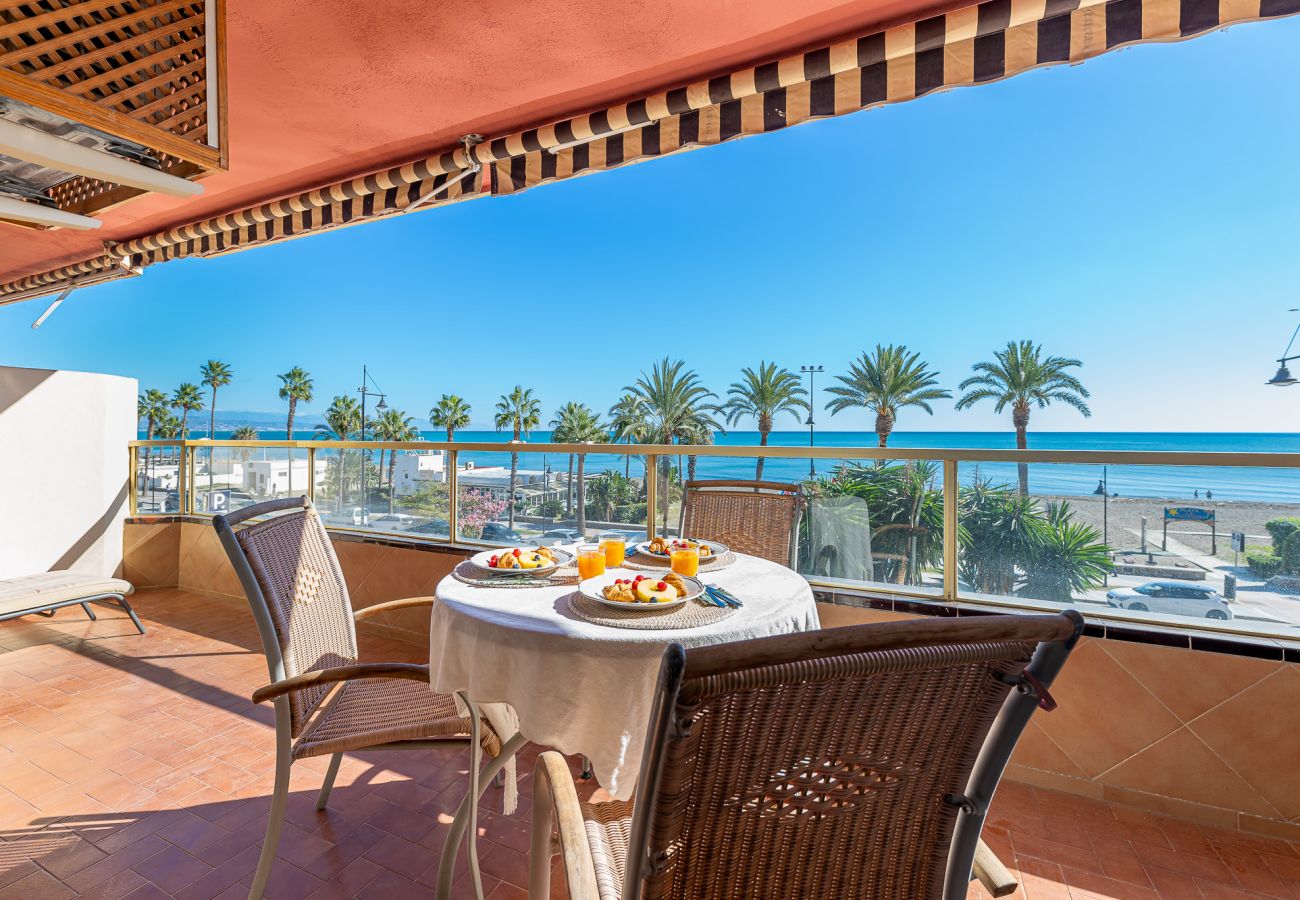 Appartement à Torremolinos - Modern appartment in front of the beach
