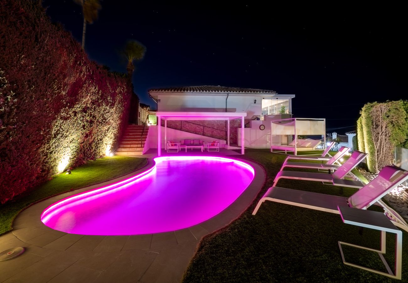 Chalet à Benalmádena - Chalet with pool jacuzzi and beautiful views