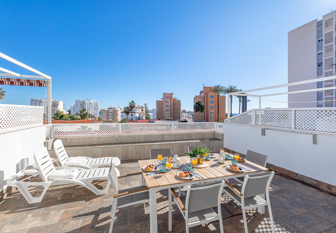 Appartement à Benalmádena - Apartment 2 minutes from the beach with a large terrace
