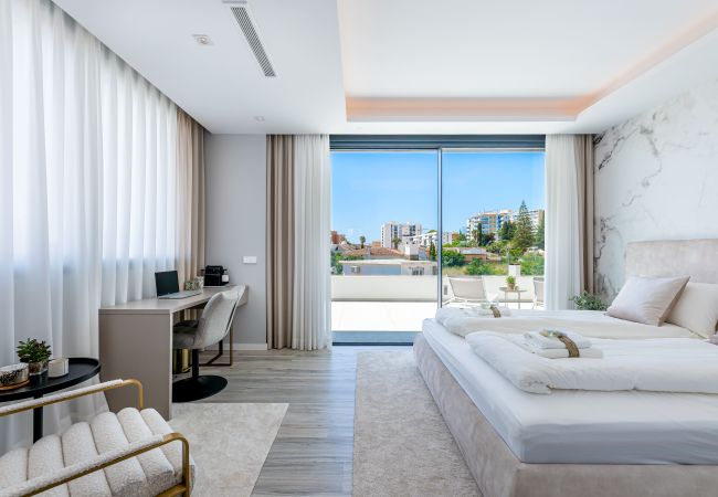 villa à Benalmádena - Lujosa y moderna villa en Puerto marina villa à Benalmádena - Lujosa y moderna villa en Puerto marina
